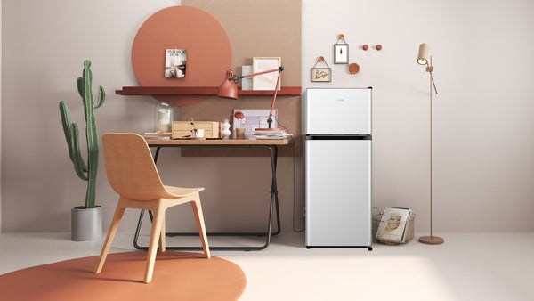 Hisense 4.4-cu ft Mini Fridge with Freezer ( Silver ) ENERGY STAR