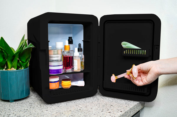 Frigidaire 0.5-cu ft Mini Fridge ( Black )