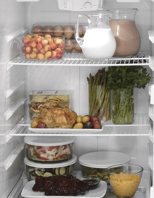 GE 17.5-cu ft Top-Freezer Refrigerator with Ice Maker ( White ) ENERGY STAR Certified