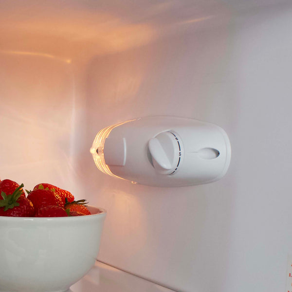 Avanti 8.6-cu ft Counter-Depth Top-Freezer Refrigerator ( White ) ENERGY STAR Certified