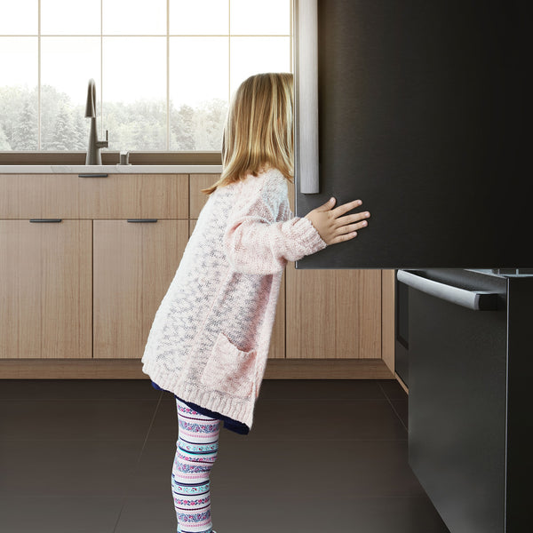 Bosch Counter-Depth 800 Series 21-cu ft 3 -Door French Door Refrigerator with Ice Maker with Water Dispenser ( Black stainless steel ) ENERGY STAR Certified