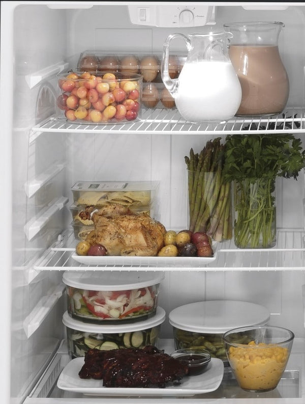 GE 17.5-cu ft Top-Freezer Refrigerator with Ice Maker ( Black ) ENERGY STAR Certified