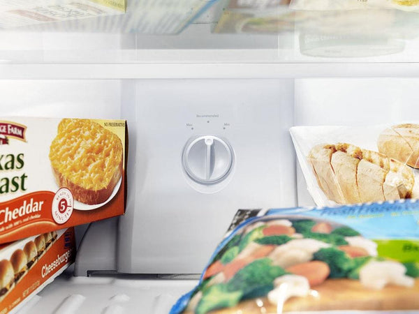 Whirlpool 19.1-cu ft Top-Freezer Refrigerator ( White ) ENERGY STAR Certified