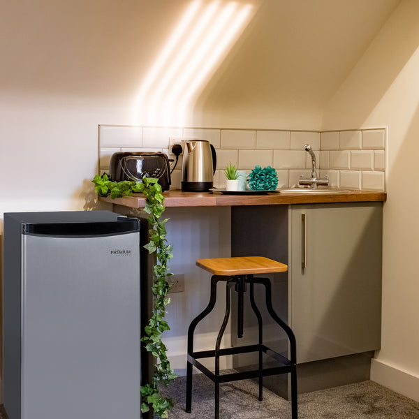 Premium Levella 3.2-cu ft Mini Fridge with Freezer ( Black cabinet with stainless door )