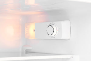 Hisense 3.1-cu ft Mini Fridge with Freezer ( Silver ) ENERGY STAR