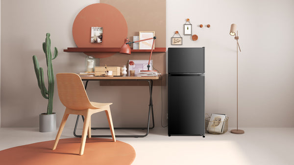 Hisense 4.4-cu ft Mini Fridge with Freezer ( Black ) ENERGY STAR