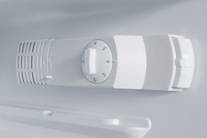 Summit Appliance 5.5-cu ft Mini Fridge ( White )