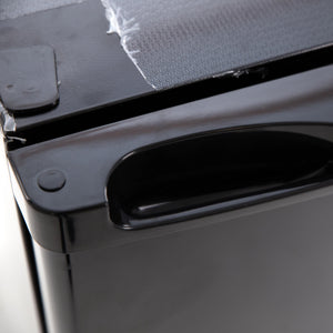 Avanti 4.4-cu ft Mini Fridge ( Black ) ENERGY STAR