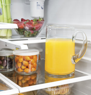 GE Counter-Depth 18.6-cu ft 3 -Door French Door Refrigerator with Ice Maker with Water Dispenser ( White ) ENERGY STAR Certified